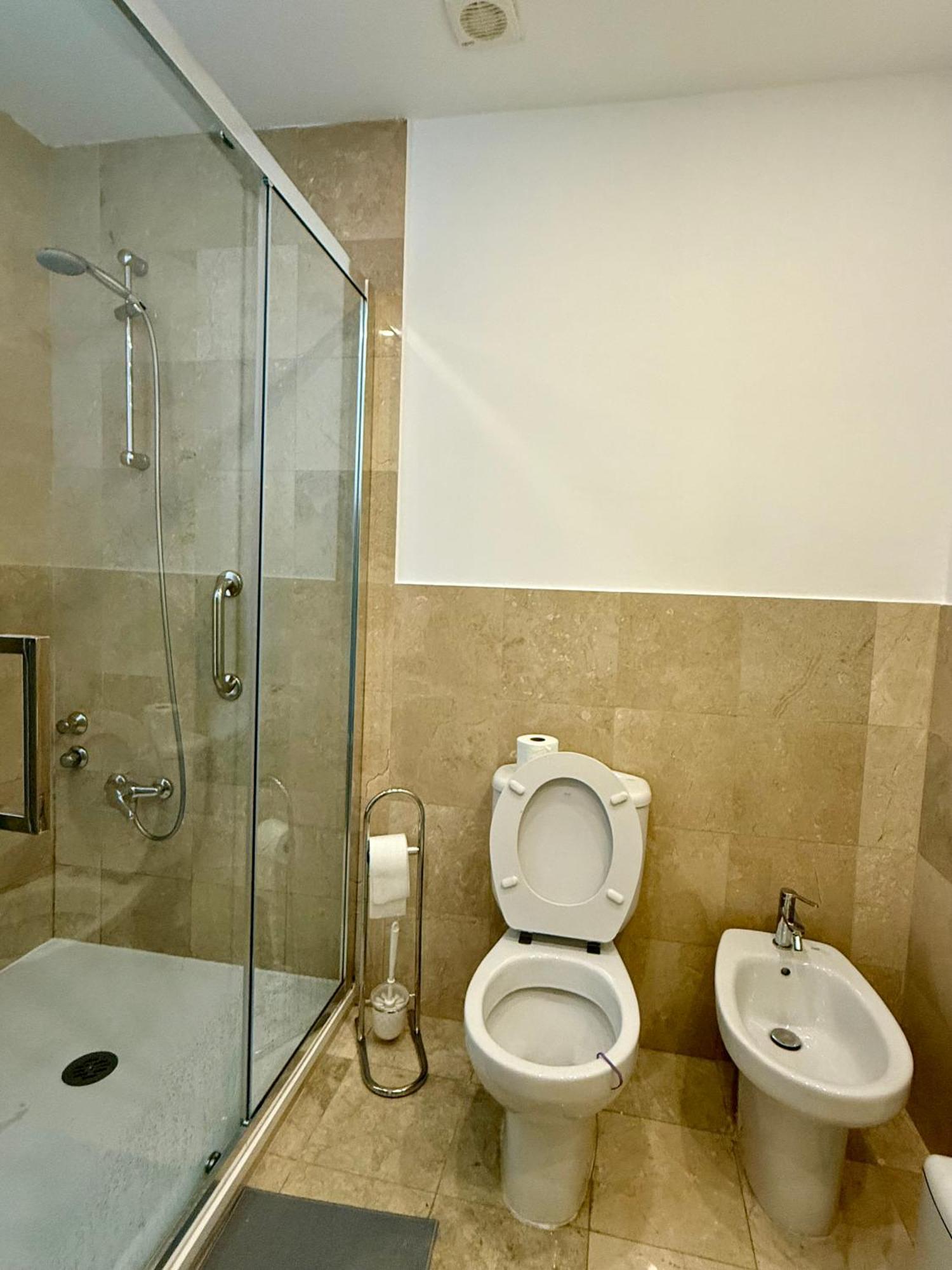 Alcantara 3 Sem Janelas Homestay Lisbon