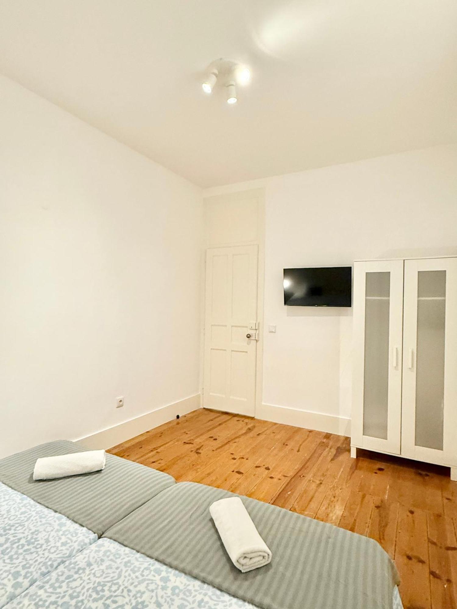 Homestay Alcantara 3 Sem Janelas Lisbon
